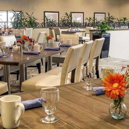 Doubletree By Hilton Boston-Milford Hotel Екстериор снимка