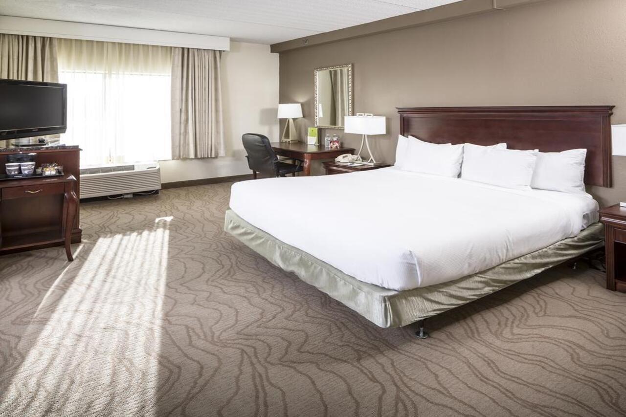Doubletree By Hilton Boston-Milford Hotel Екстериор снимка
