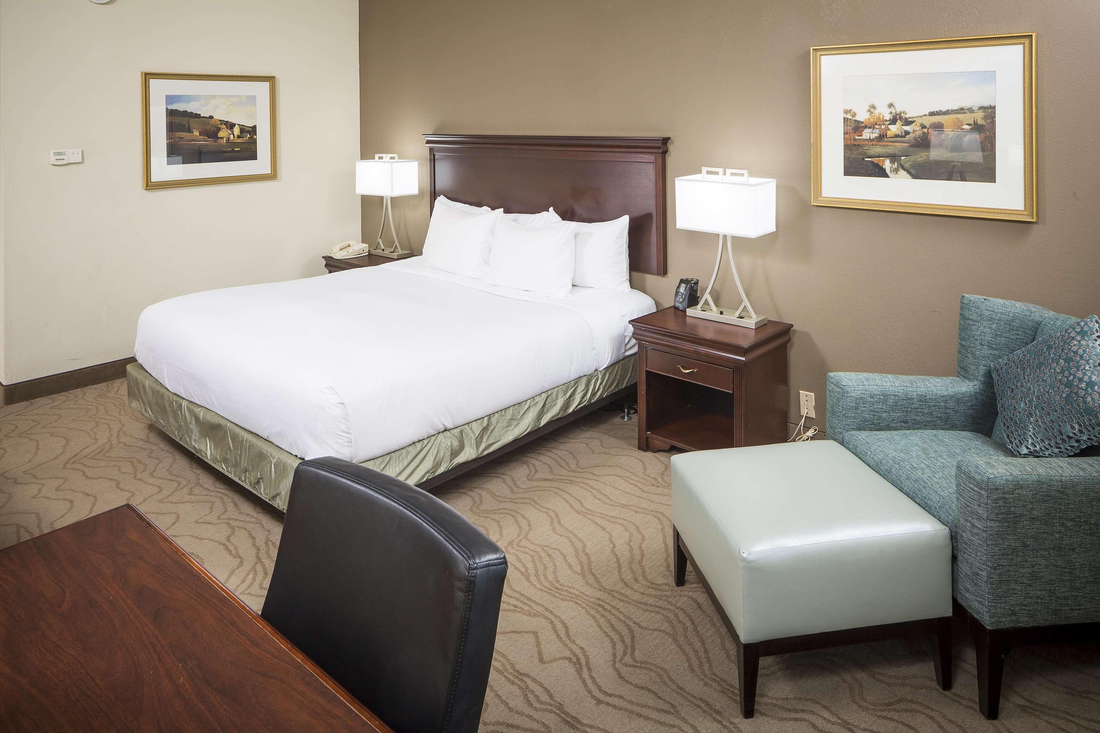 Doubletree By Hilton Boston-Milford Hotel Екстериор снимка
