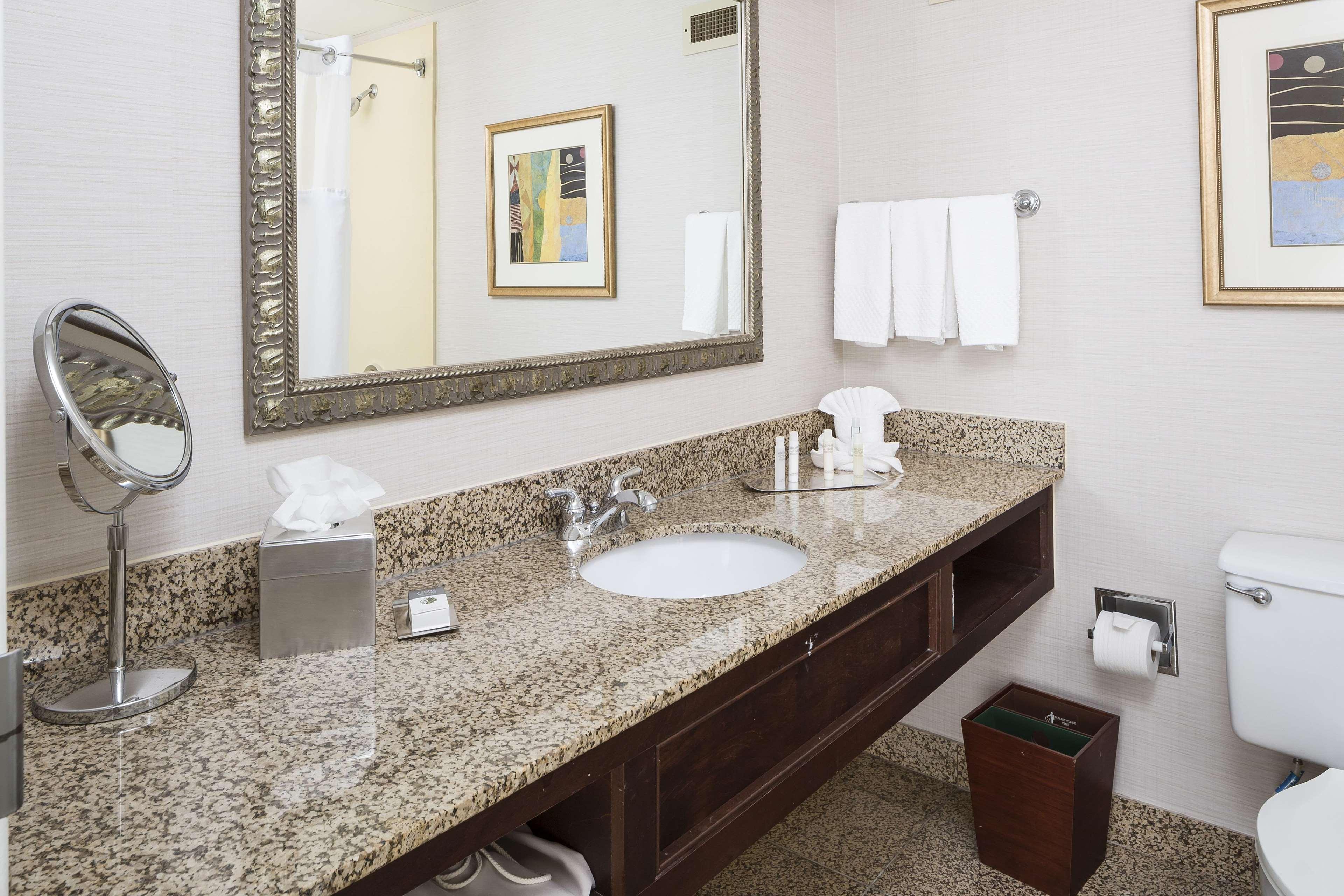 Doubletree By Hilton Boston-Milford Hotel Екстериор снимка