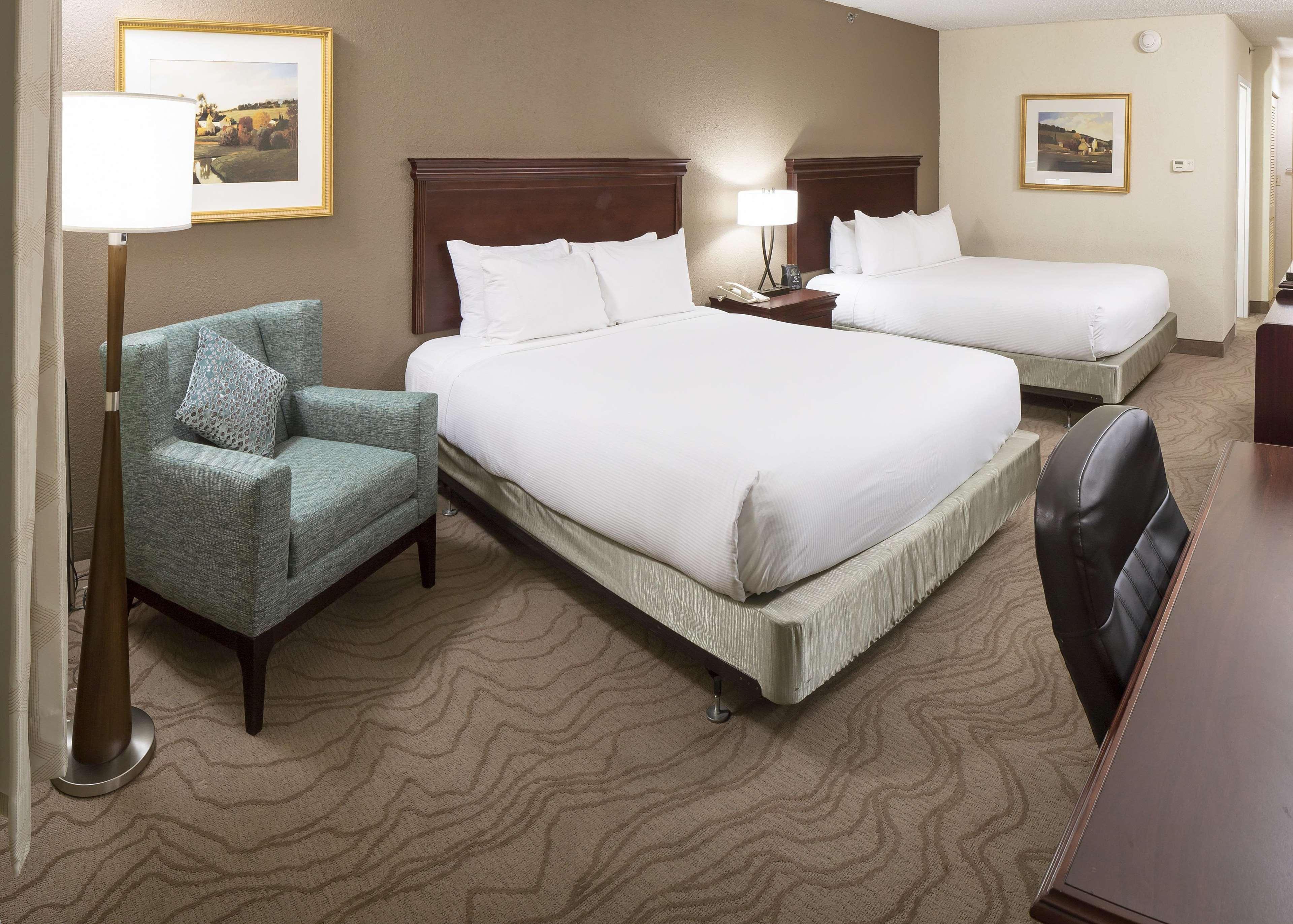 Doubletree By Hilton Boston-Milford Hotel Екстериор снимка