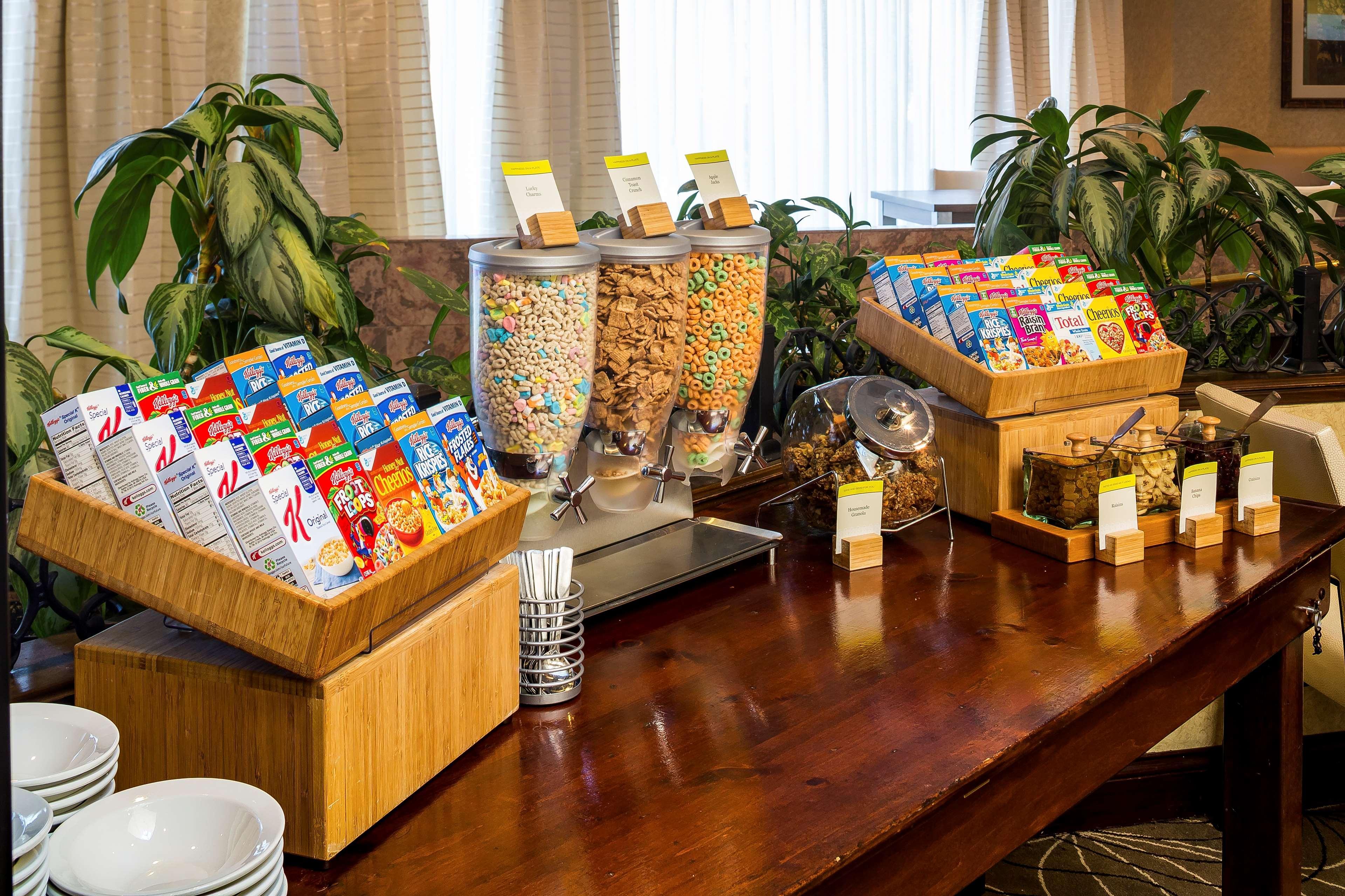 Doubletree By Hilton Boston-Milford Hotel Екстериор снимка