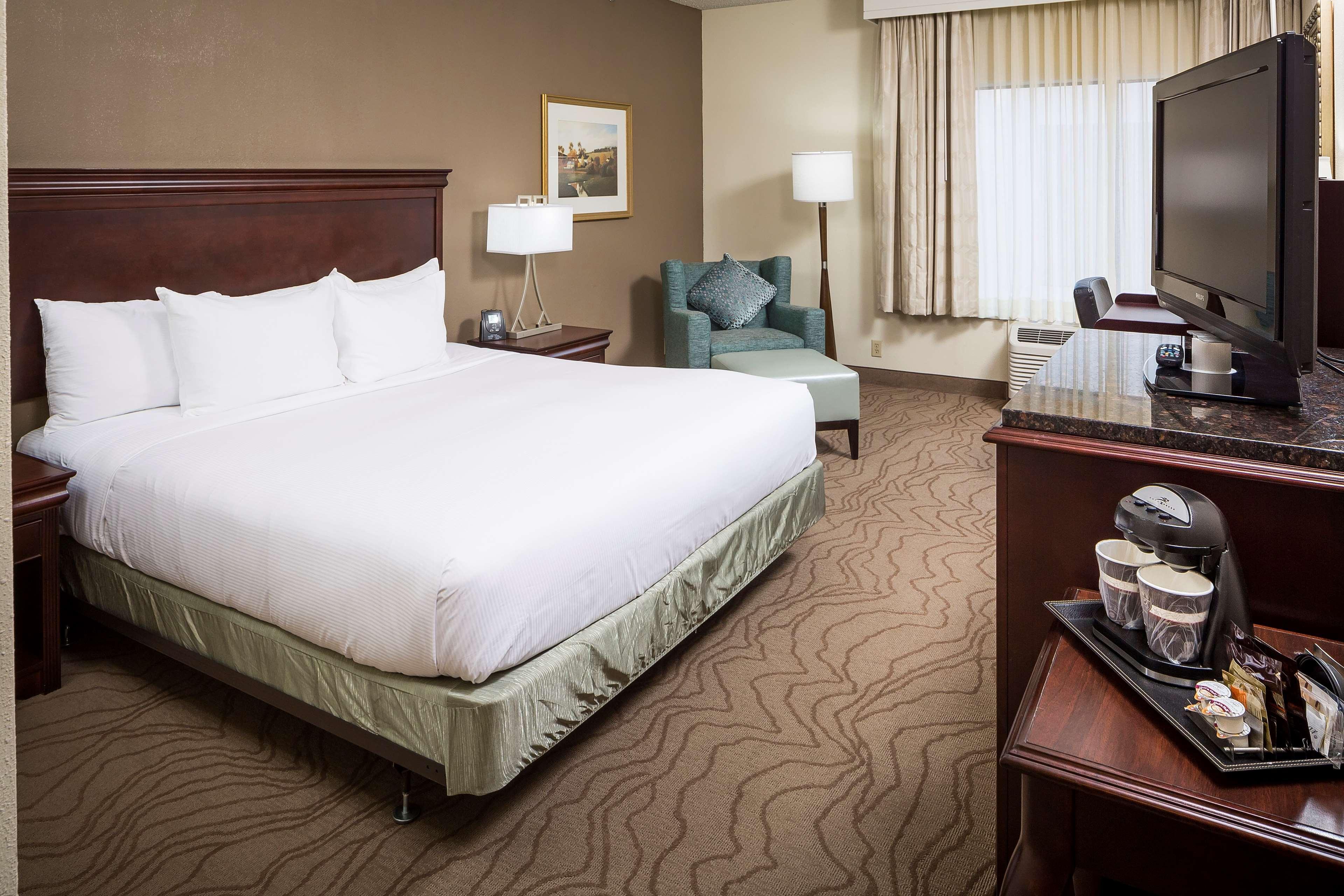 Doubletree By Hilton Boston-Milford Hotel Екстериор снимка