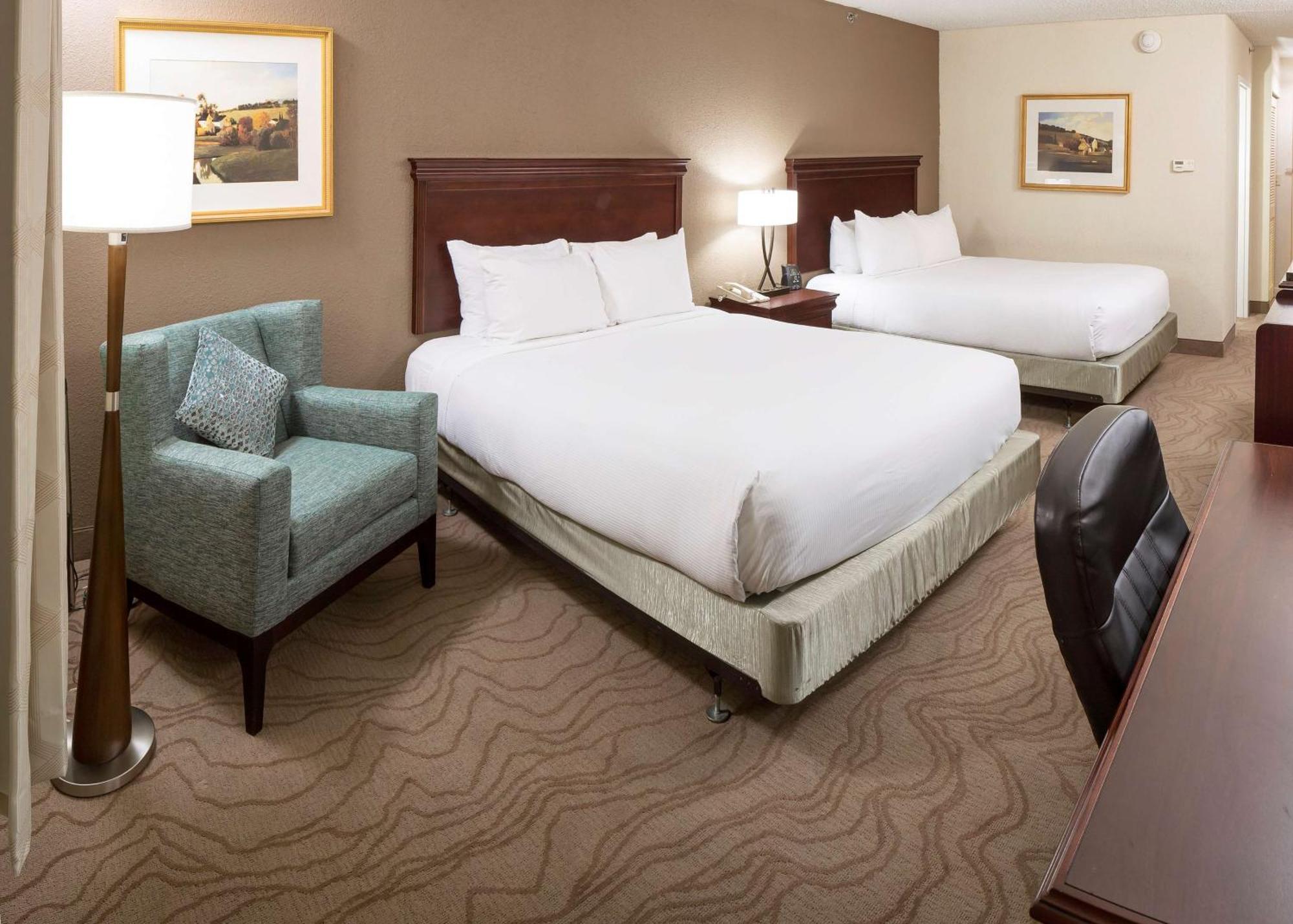 Doubletree By Hilton Boston-Milford Hotel Екстериор снимка